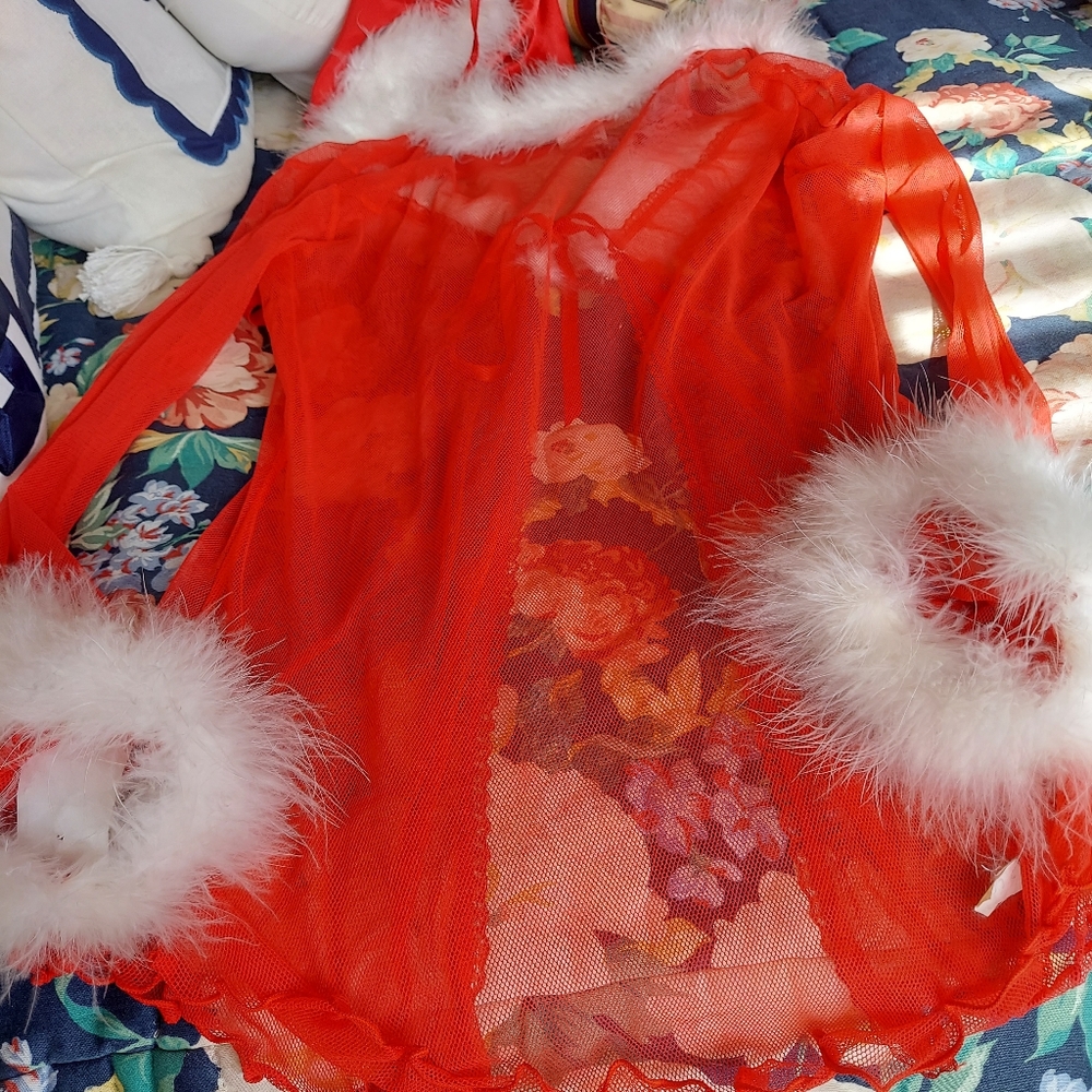 Christmas nightie and cover up nwt Seductive wear by cinema exaile